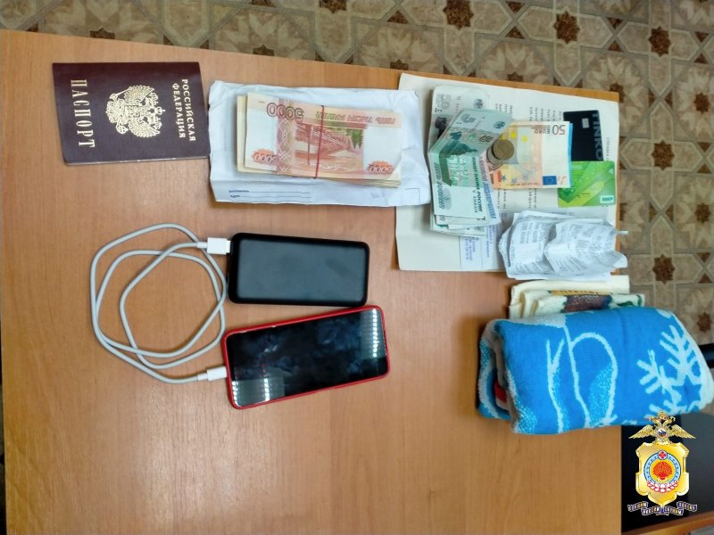 В Калмыкии полицейские по горячим следам задержали подозреваемого в мошенничестве, работавшего по схеме «Ваш родственник попал в ДТП»